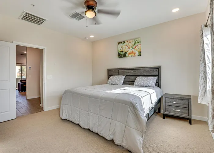 Community Pool & Hiking Trails: Red Fox Retreat 2 Phoenix